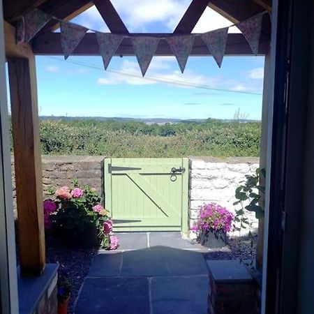Cosy 2 Bed Cottage Between Snowdonia And The Sea Llandegai Exterior foto