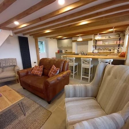 Cosy 2 Bed Cottage Between Snowdonia And The Sea Llandegai Exterior foto