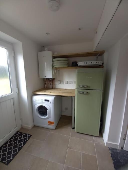 Cosy 2 Bed Cottage Between Snowdonia And The Sea Llandegai Exterior foto