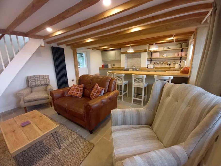 Cosy 2 Bed Cottage Between Snowdonia And The Sea Llandegai Exterior foto