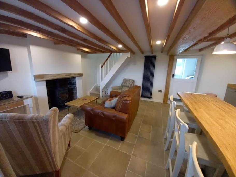 Cosy 2 Bed Cottage Between Snowdonia And The Sea Llandegai Exterior foto