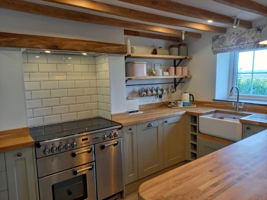 Cosy 2 Bed Cottage Between Snowdonia And The Sea Llandegai Exterior foto